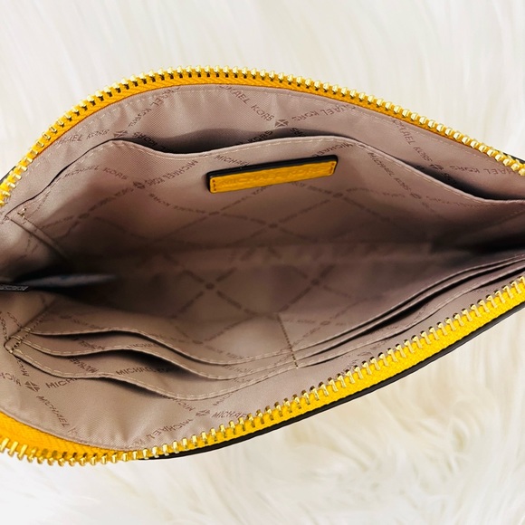 Michael Kors Jet Set Charm Large Zip Clutch Wristlet Jasmine Yellow - Picture 7 of 11